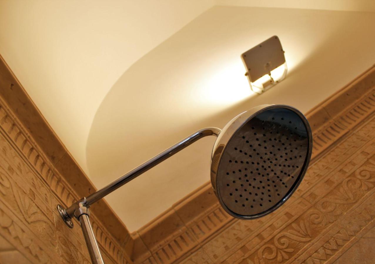 Dimora De Brado Bed and Breakfast Trani Exterior foto
