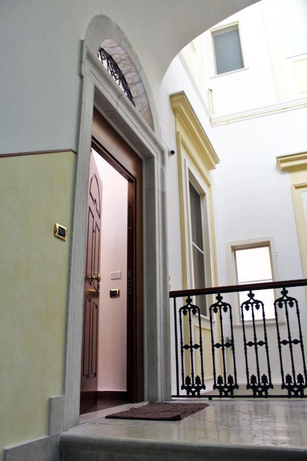 Dimora De Brado Bed and Breakfast Trani Exterior foto